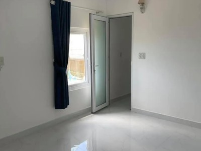 Cần người phụ bán đồ uống tại cửa hàng 1818