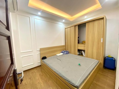 Cần người phụ bán đồ uống tại cửa hàng 555