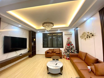 Cần người phụ bán đồ uống tại cửa hàng 550