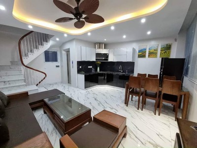 Cần người phụ bán đồ uống tại cửa hàng 780