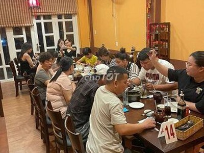 Cần người phụ bán đồ uống tại cửa hàng 1890