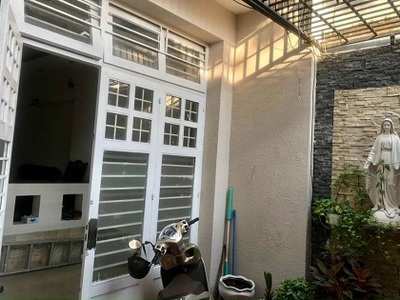 Cần người phụ bán đồ uống tại cửa hàng 1150