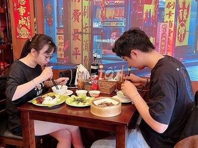 Cần người phụ bán đồ uống tại cửa hàng 1891