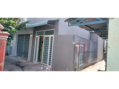Cần người phụ bán đồ uống tại cửa hàng 894