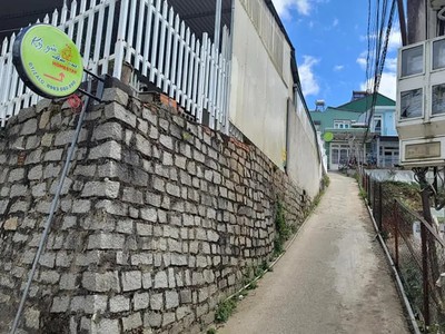 Cần người phụ bán đồ uống tại cửa hàng 1864