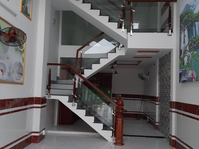 Cần người phụ bán đồ uống tại cửa hàng 1380