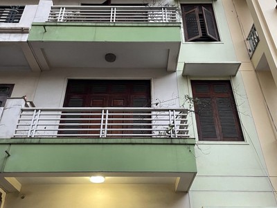 Cần người phụ bán đồ uống tại cửa hàng 1948