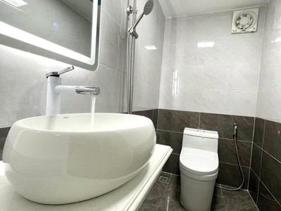 Cần người phụ bán đồ uống tại cửa hàng 1760