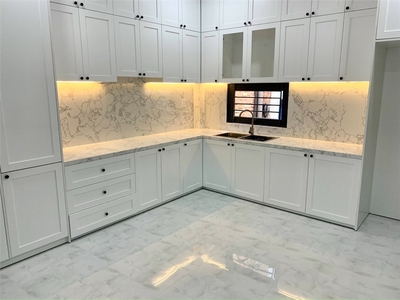 Cần người phụ bán đồ uống tại cửa hàng 607