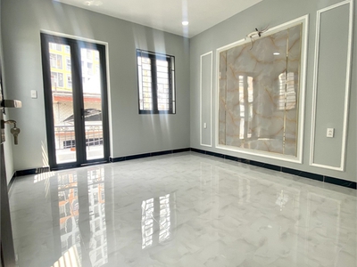 Cần người phụ bán đồ uống tại cửa hàng 573