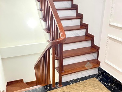 Cần người phụ bán đồ uống tại cửa hàng 557