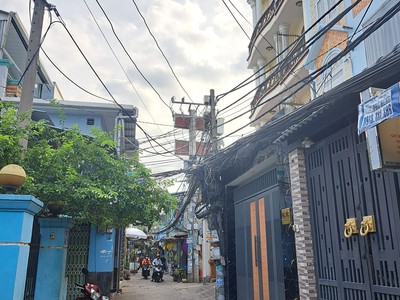 Cần người phụ bán đồ uống tại cửa hàng 1328