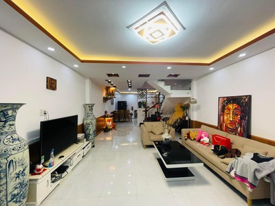Cần người phụ bán đồ uống tại cửa hàng 2117