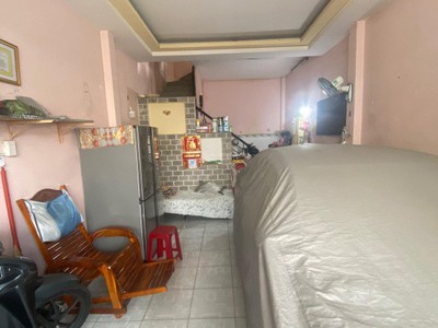 Cần người phụ bán đồ uống tại cửa hàng 703