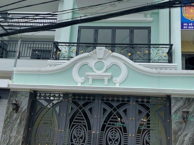 Cần người phụ bán đồ uống tại cửa hàng 592