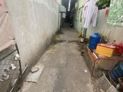 Cần người phụ bán đồ uống tại cửa hàng 704