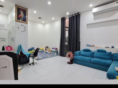 Cần người phụ bán đồ uống tại cửa hàng 1281
