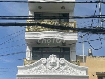 Cần người phụ bán đồ uống tại cửa hàng 982