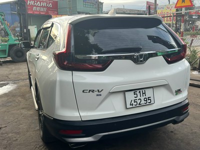 Cần người phụ bán đồ uống tại cửa hàng 1017