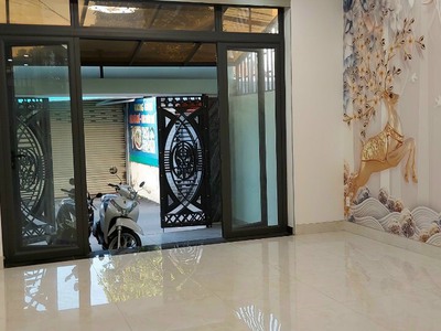 Cần người phụ bán đồ uống tại cửa hàng 594