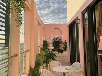 Cần người phụ bán đồ uống tại cửa hàng 890