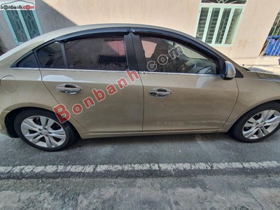 Cần người phụ bán đồ uống tại cửa hàng 1294