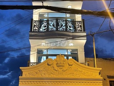 Cần người phụ bán đồ uống tại cửa hàng 984