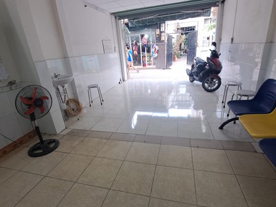 Cần người phụ bán đồ uống tại cửa hàng 1329