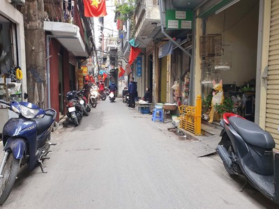Cần người phụ bán đồ uống tại cửa hàng 1315