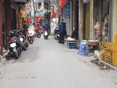 Cần người phụ bán đồ uống tại cửa hàng 1316