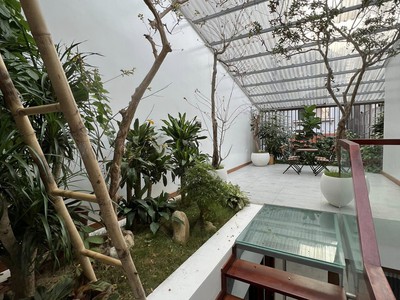 Cần người phụ bán đồ uống tại cửa hàng 1597