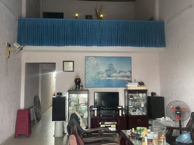 Cần người phụ bán đồ uống tại cửa hàng 1874