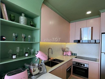 Cần người phụ bán đồ uống tại cửa hàng 892