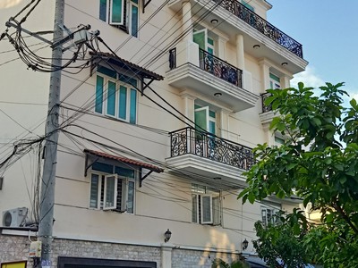Cần người phụ bán đồ uống tại cửa hàng 556