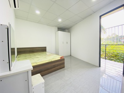 Cần người phụ bán đồ uống tại cửa hàng 785