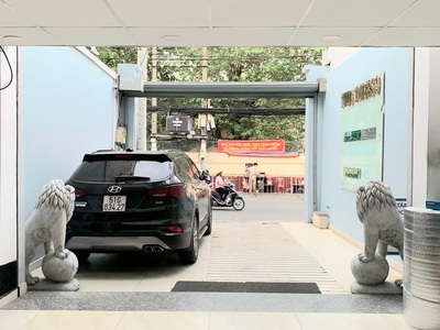 Cần người phụ bán đồ uống tại cửa hàng 742