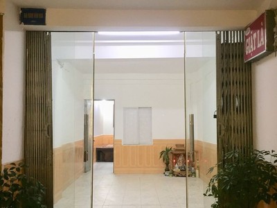 Cần người phụ bán đồ uống tại cửa hàng 1255