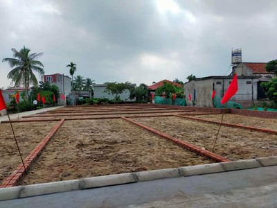Cần người phụ bán đồ uống tại cửa hàng 976