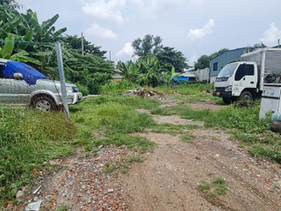 Cần người phụ bán đồ uống tại cửa hàng 658