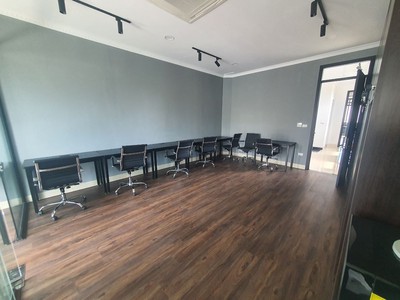 Cần người phụ bán đồ uống tại cửa hàng 776