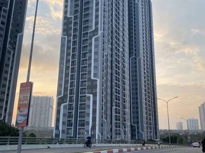 Cần người phụ bán đồ uống tại cửa hàng 831