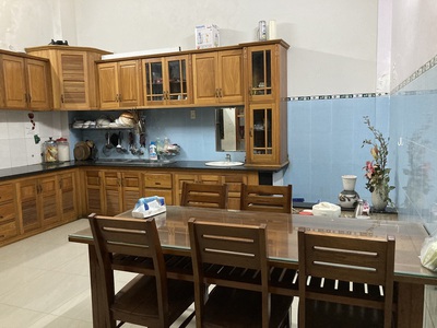 Cần người phụ bán đồ uống tại cửa hàng 575
