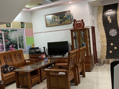 Cần người phụ bán đồ uống tại cửa hàng 576