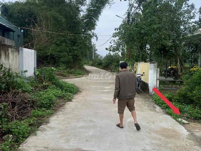 Cần người phụ bán đồ uống tại cửa hàng 789