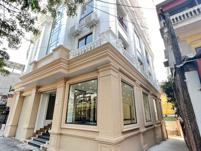 Cần người phụ bán đồ uống tại cửa hàng 804