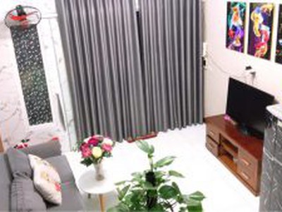Cần người phụ bán đồ uống tại cửa hàng 942