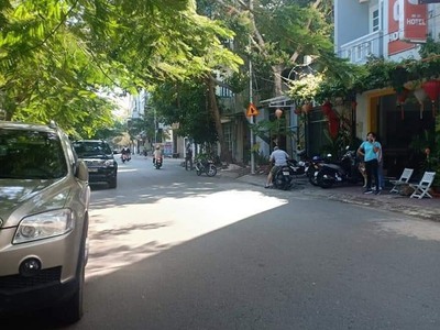 Cần người phụ bán đồ uống tại cửa hàng 715
