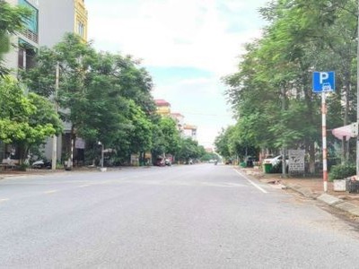 Cần người phụ bán đồ uống tại cửa hàng 711