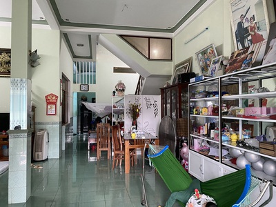 Cần người phụ bán đồ uống tại cửa hàng 808
