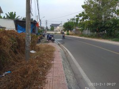 Cần người phụ bán đồ uống tại cửa hàng 1011